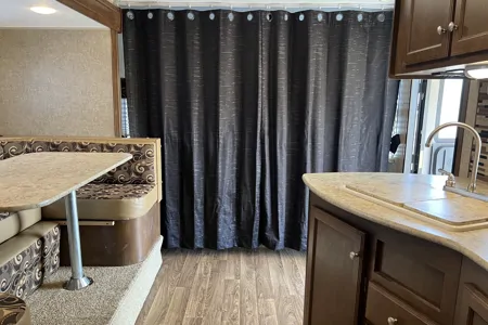 Jing's Venture RV Sonic 220 Travel Trailer
