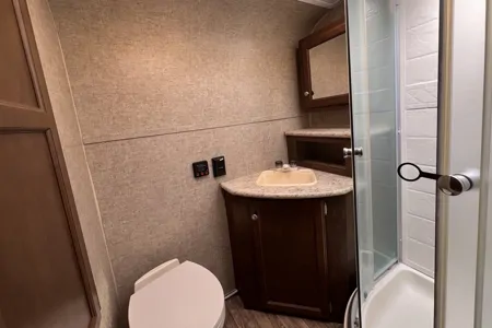 Jing's Venture RV Sonic 220 Travel Trailer