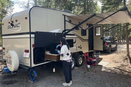 Jing's Venture RV Sonic 220 Travel Trailer