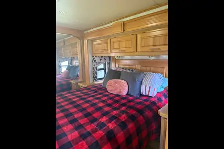 The's Holiday Rambler Ambassador Class A