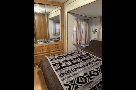 Robert's RV Cottage