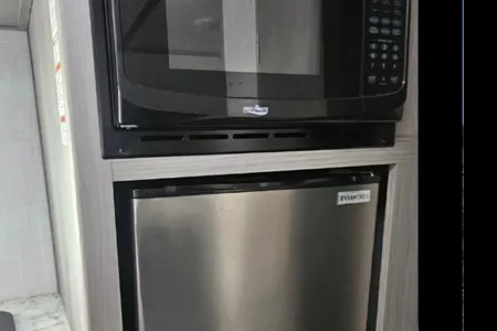 Brooke's Coleman Dutchmen 17b lantern Travel Trailer