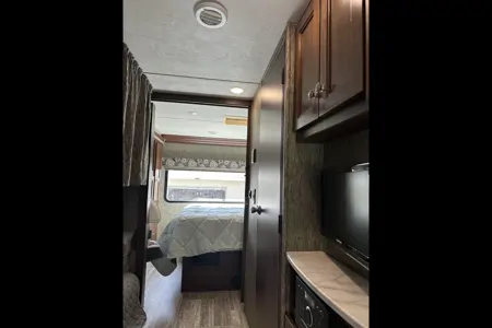 Kermit's Forest River Sunseeker 3250LE Class C