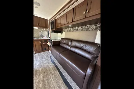 Kermit's Forest River Sunseeker 3250LE Class C