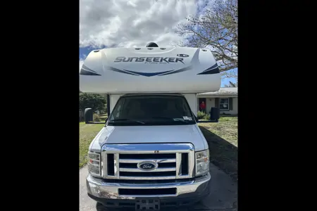 Kermit's Forest River Sunseeker 3250LE Class C