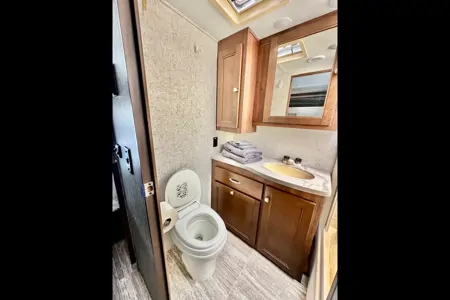 Kermit's Forest River Sunseeker 3250LE Class C