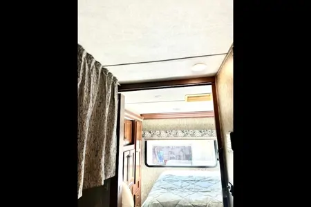 Kermit's Forest River Sunseeker 3250LE Class C