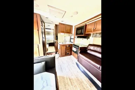 Kermit's Forest River Sunseeker 3250LE Class C