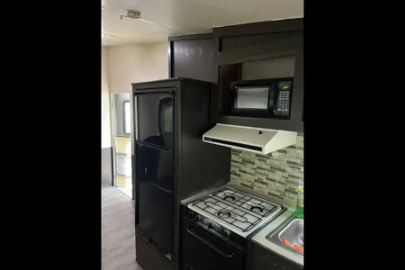 Lara's Mallard 2004 Fifth Wheel