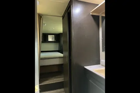 Lara's Mallard 2004 Fifth Wheel