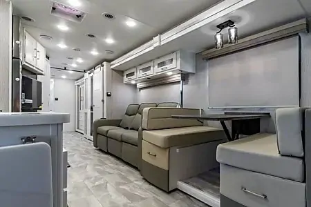 WiFi - ULTRA LUXURIOUS: 2 BATH, KING BED , BUNK BED, MASSAGE CHAIRS