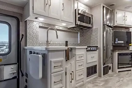 WiFi - ULTRA LUXURIOUS: 2 BATH, KING BED , BUNK BED, MASSAGE CHAIRS