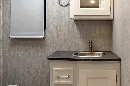 WiFi - ULTRA LUXURIOUS: 2 BATH, KING BED , BUNK BED, MASSAGE CHAIRS