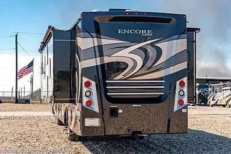 WiFi - ULTRA LUXURIOUS: 2 BATH, KING BED , BUNK BED, MASSAGE CHAIRS