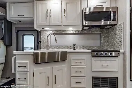WiFi - ULTRA LUXURIOUS: 2 BATH, KING BED , BUNK BED, MASSAGE CHAIRS