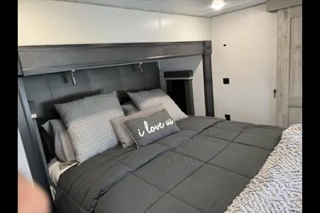 Glenn's 2022 ALPINE 3700FL Fifth Wheel