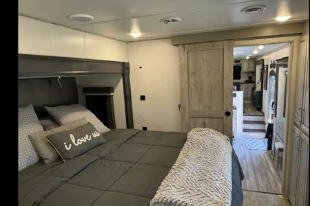 Glenn's 2022 ALPINE 3700FL Fifth Wheel