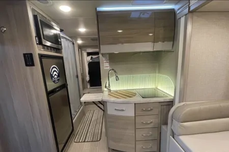 eddie's Thor Motor Coach delano Class C