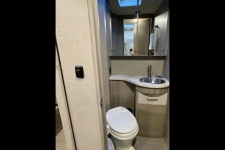 eddie's Thor Motor Coach delano Class C