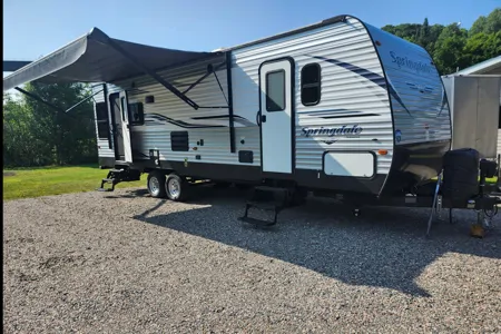 Nicole/Rob's Keystone Springdale Travel Trailer