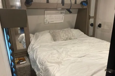Amazing Keystone Hideout Travel Trailer