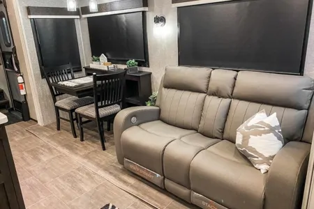 Luxury 5th Wheel - Jayco North Point 377