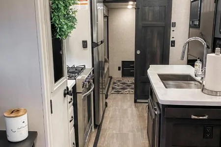 Luxury 5th Wheel - Jayco North Point 377