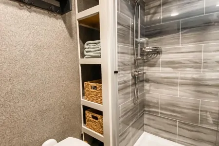 Luxury 5th Wheel - Jayco North Point 377