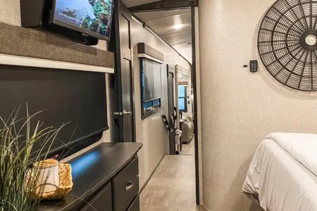 Luxury 5th Wheel - Jayco North Point 377
