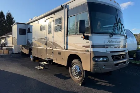 Steve's Winnebago Adventurer Class A