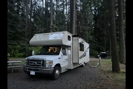 xin's Winnebago itasca spirit Class C