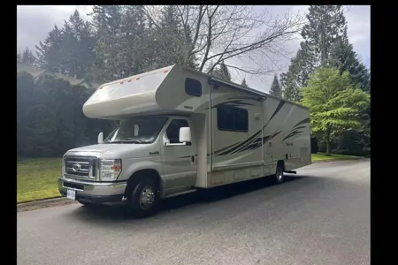 xin's Winnebago itasca spirit Class C