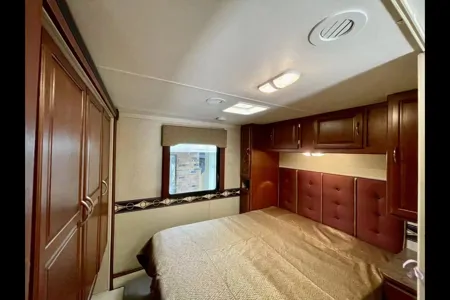 xin's Winnebago itasca spirit Class C