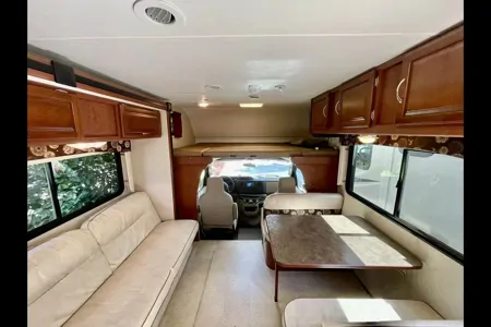 xin's Winnebago itasca spirit Class C