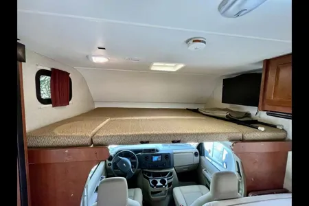 xin's Winnebago itasca spirit Class C