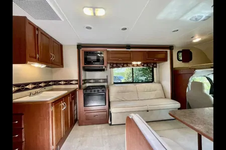 xin's Winnebago itasca spirit Class C