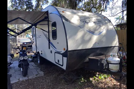 Thomas's Venture RV Sonic lite Travel Trailer