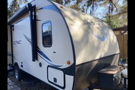 Thomas's Venture RV Sonic lite Travel Trailer