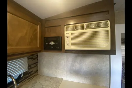 Thomas's Venture RV Sonic lite Travel Trailer