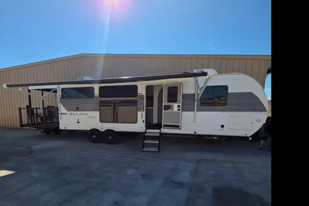 Matthew 's Forest River 32 Veranda Travel Trailer