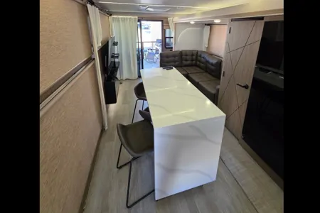 Matthew 's Forest River 32 Veranda Travel Trailer