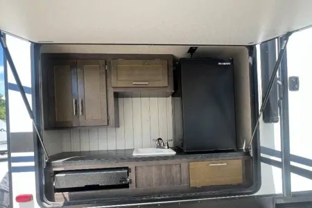 Big Boy Toys & RV Rentals, LLC Crossroads Sunset Trail 331BH Travel Trailer