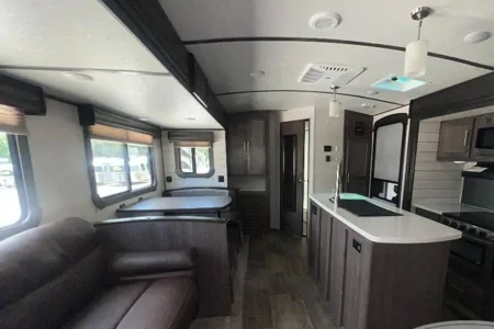 Big Boy Toys & RV Rentals, LLC Crossroads Sunset Trail 331BH Travel Trailer