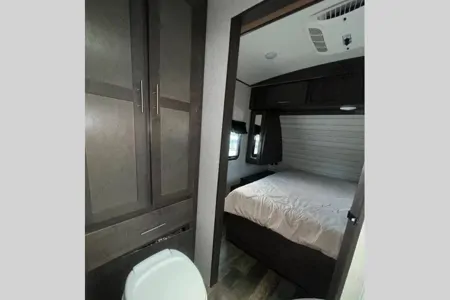 Big Boy Toys & RV Rentals, LLC Crossroads Sunset Trail 331BH Travel Trailer