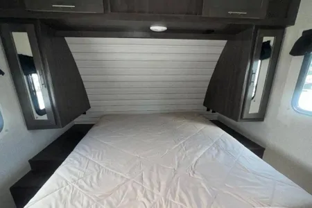 Big Boy Toys & RV Rentals, LLC Crossroads Sunset Trail 331BH Travel Trailer