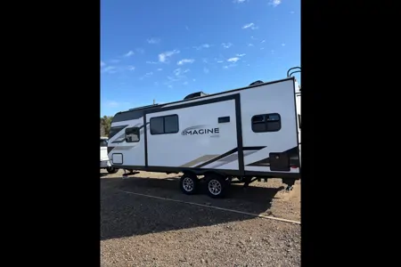 Cliff & Clare’s Grand Design Imagine Travel Trailer