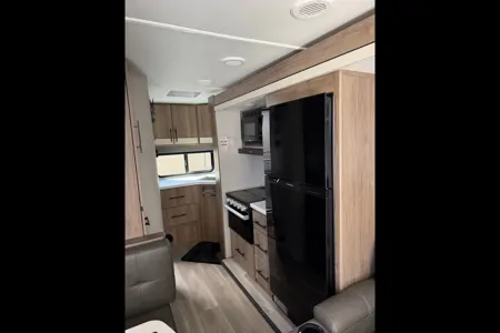 Cliff & Clare’s Grand Design Imagine Travel Trailer