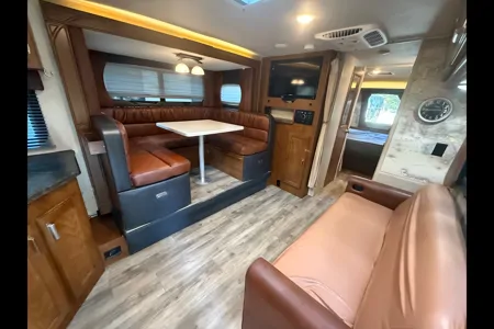 Adventure ready Lance 2285 Travel Trailer We Deliver & Setup!!!