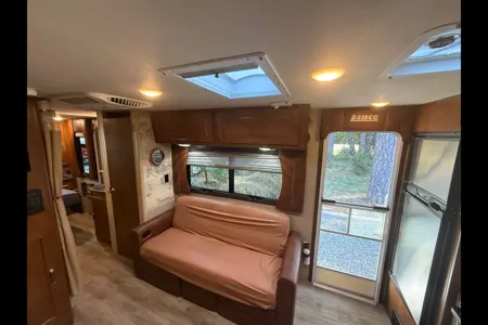 Adventure ready Lance 2285 Travel Trailer We Deliver & Setup!!!