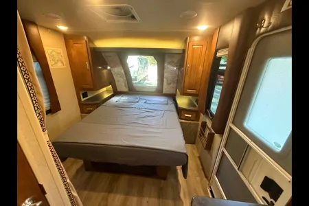 Adventure ready Lance 2285 Travel Trailer We Deliver & Setup!!!
